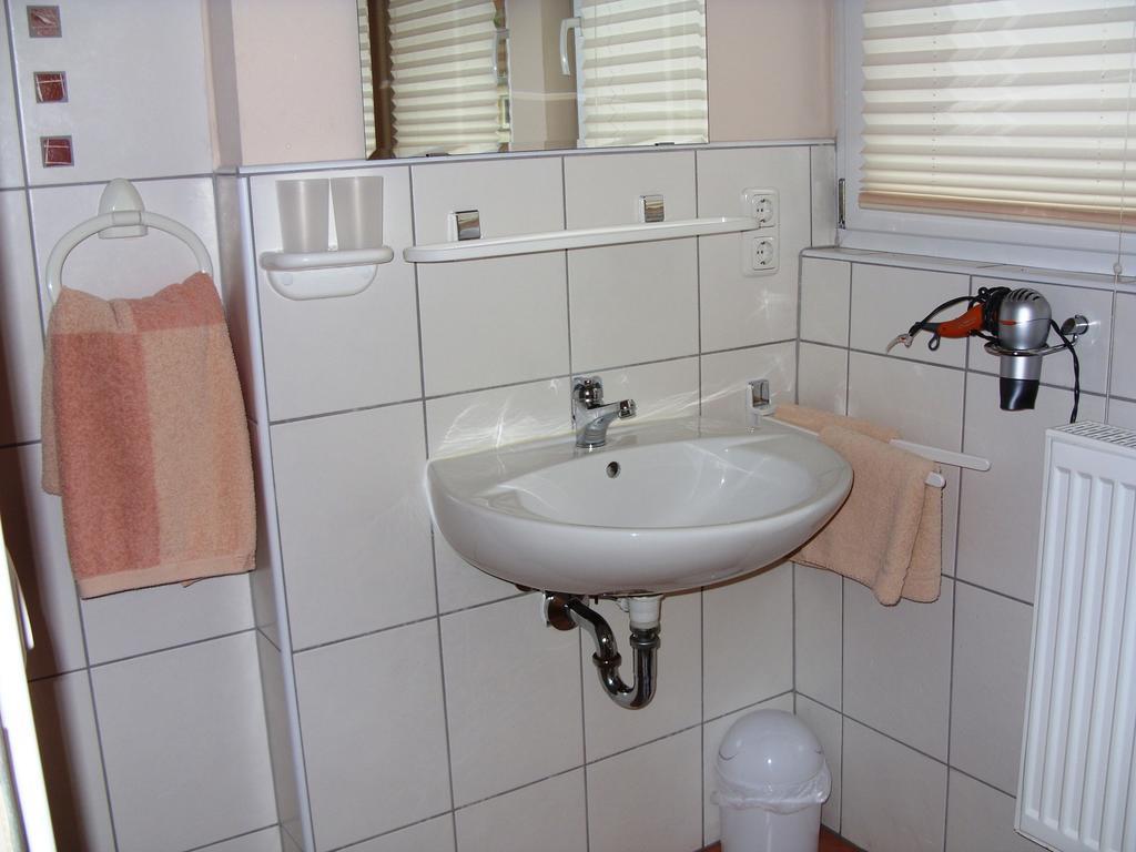 Pension Fitnessoase Eußenheim Esterno foto